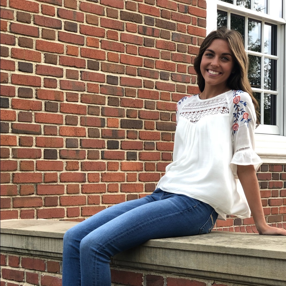 Embroidered Ruffle Sleeve Top 🧵 NEW!!